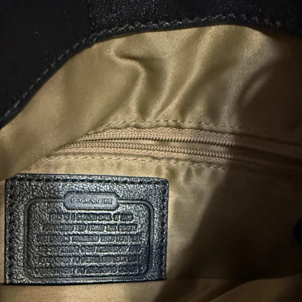 Elegant Coach Tan and Black Women's Bag - Picture 3 of 13